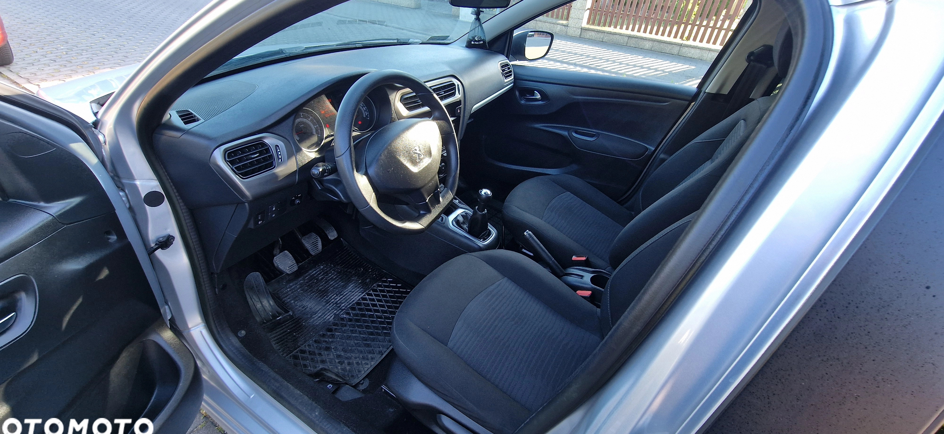 Peugeot 301 cena 23500 przebieg: 52500, rok produkcji 2013 z Gniezno małe 106